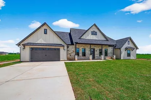 484 Angus Trl, Angleton, TX 77515