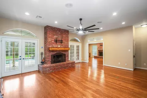 Living - 4200 County Road 502e, Sweeny, TX 77480 photo 2 of 4