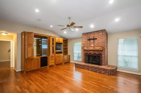 Living - 4200 County Road 502e, Sweeny, TX 77480 photo 3 of 4