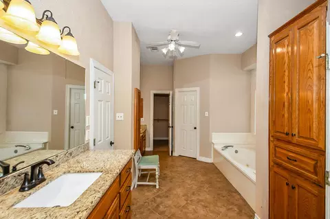 Bath - 4200 County Road 502e, Sweeny, TX 77480 photo 1 of 5