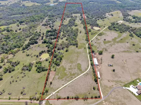 1111 S Hickory Loop, Calvert, TX 77837 photo 3