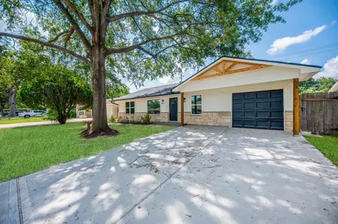 5221 Libbey Ln, Houston, TX 77092