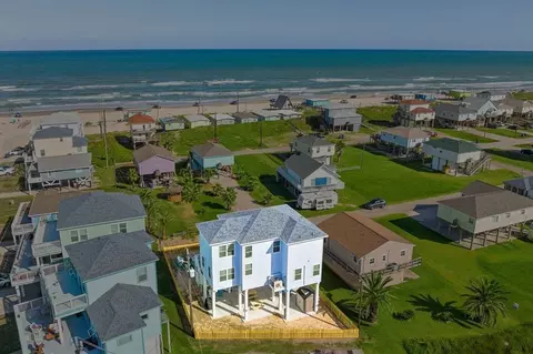 622 Crane Ct, Surfside Beach, TX 77541