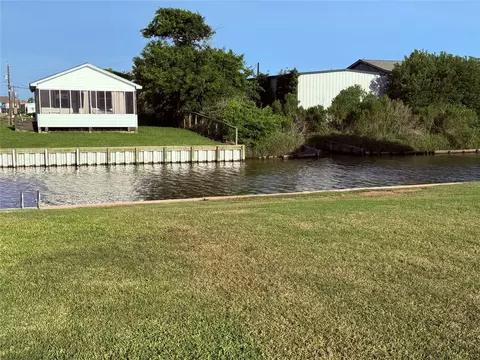 2041 County Road 201, Sargent, TX 77414