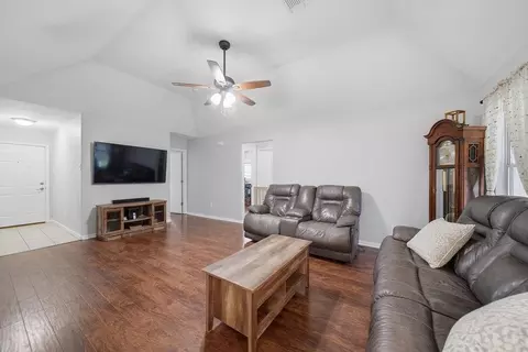 1916 41st Ave N, Texas City, TX 77590