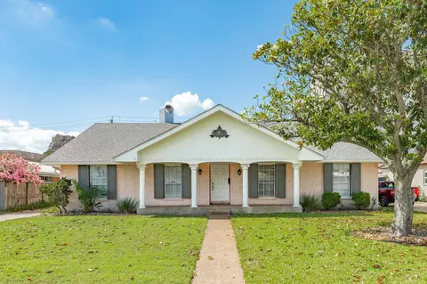 47 Adler Cir, Galveston, TX 77551