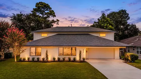 5439 Kinglet St, Houston, TX 77096