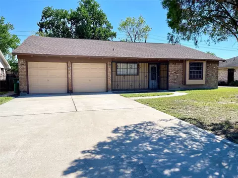 927 Greatwood Dr, Houston, TX 77013