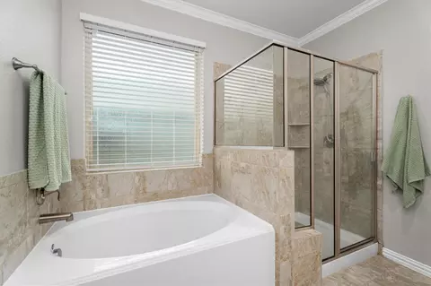 Bath - 3869 Oakmist Bend Ln, Spring, TX 77386 photo 2 of 3