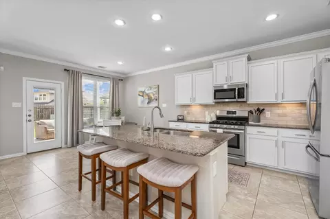Kitchen - 3869 Oakmist Bend Ln, Spring, TX 77386 photo 2 of 5