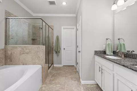 Bath - 3869 Oakmist Bend Ln, Spring, TX 77386 photo 1 of 3