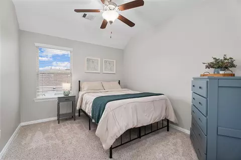 Bedroom - 3869 Oakmist Bend Ln, Spring, TX 77386 photo 3 of 5