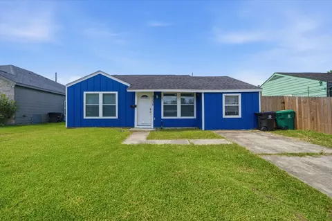 5330 Pershing St, Houston, TX 77033