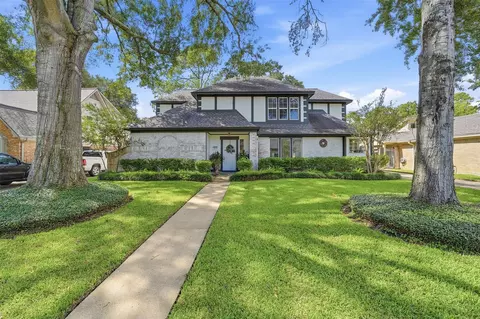 7611 Mauna Kai Dr, Houston, TX 77095