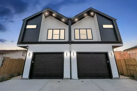 8533 Amadwe Unit Ab St, Houston, TX 77051