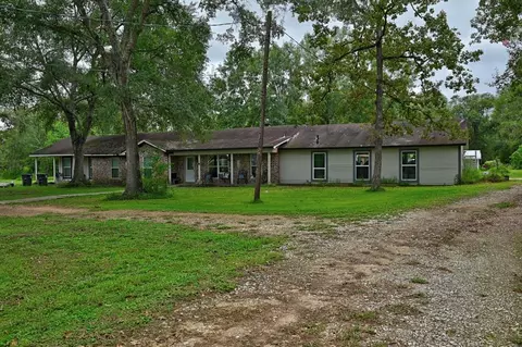 9950 Oak Tree Dr, Conroe, TX 77303 photo 1