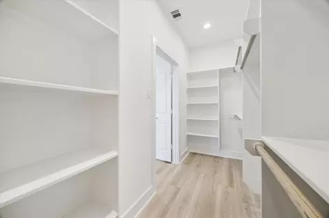 5625 Camino Encantado Dr, Houston, TX 77091