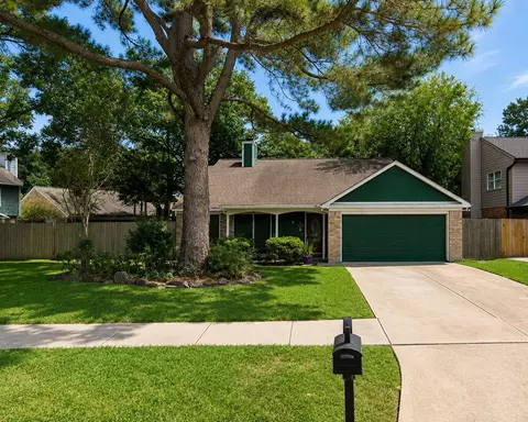 10215 Saddlehorn Trl, Houston, TX 77064