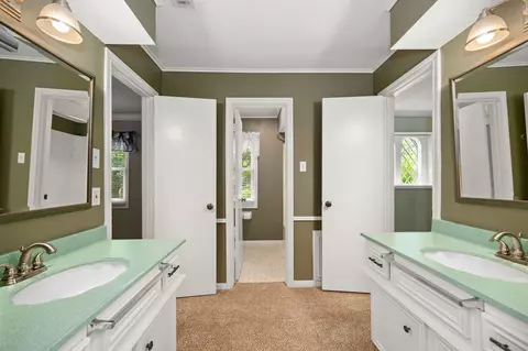 Bath - 6806 Billingham Ct, Spring, TX 77379 photo 4 of 5