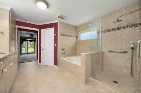 Bath - 6806 Billingham Ct, Spring, TX 77379 photo 2 of 5