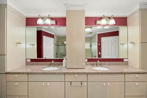 Bath - 6806 Billingham Ct, Spring, TX 77379 photo 3 of 5