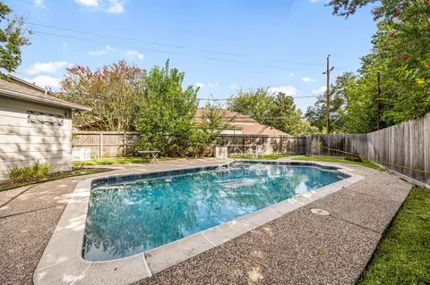 Exterior - 6806 Billingham Ct, Spring, TX 77379 photo 8 of 9