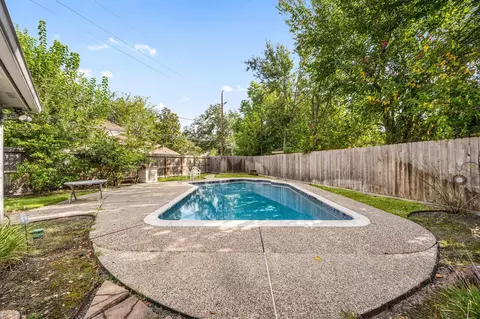Exterior - 6806 Billingham Ct, Spring, TX 77379 photo 7 of 9