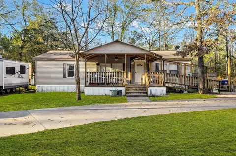 489 Cedar Valley Rd, Livingston, TX 77351