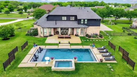 8906 Majesty Ln, Richmond, TX 77469