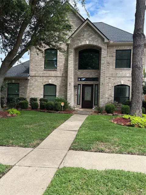 9402 Hudson Bend Cir, Houston, TX 77095