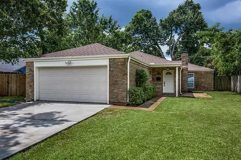 10061 Timberwood Dr, Houston, TX 77080