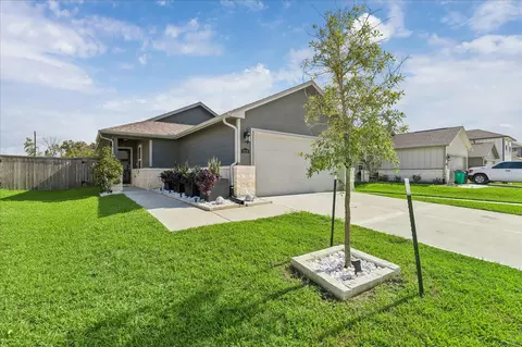 2826 Trinity Cove Dr, Crosby, TX 77532