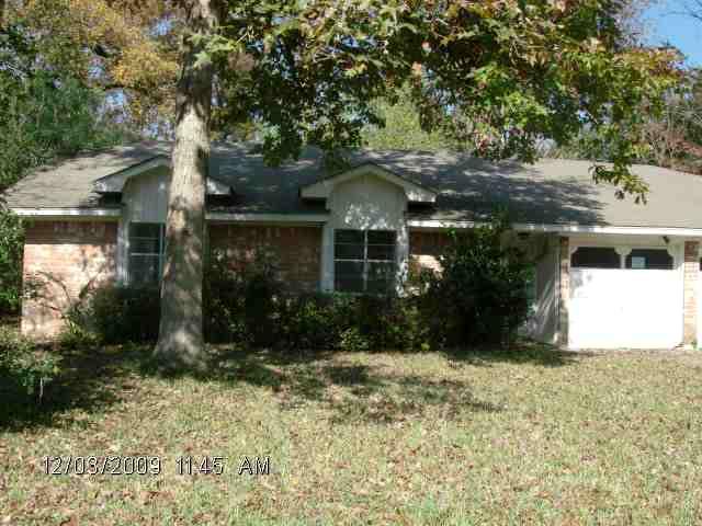 153 Greenleaf Ln, Conroe, TX 77304 photo 1