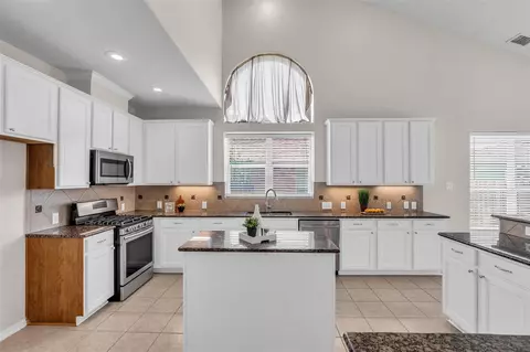 Kitchen - 3219 Legends Mist Dr, Spring, TX 77386 photo 2 of 6