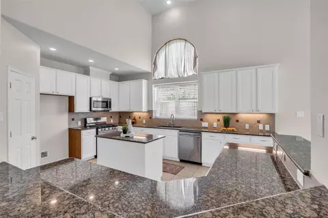 Kitchen - 3219 Legends Mist Dr, Spring, TX 77386 photo 4 of 6