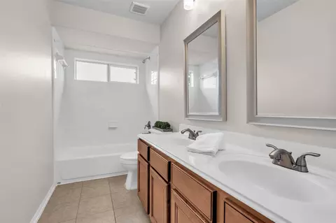 Bath - 3219 Legends Mist Dr, Spring, TX 77386 photo 4 of 4