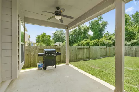 Exterior - 38 Hallmark Dr, Conroe, TX 77304 photo 1 of 4
