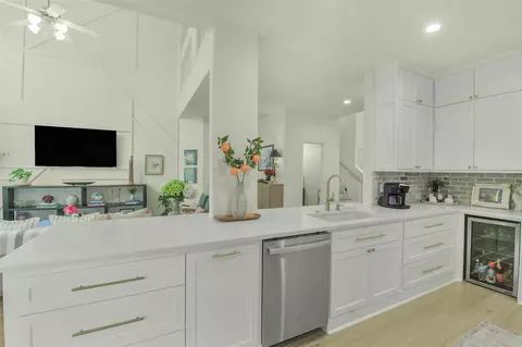 Kitchen - 38 Hallmark Dr, Conroe, TX 77304 photo 12 of 12