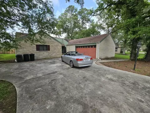 711 N Hyannis Port St, Crosby, TX 77532