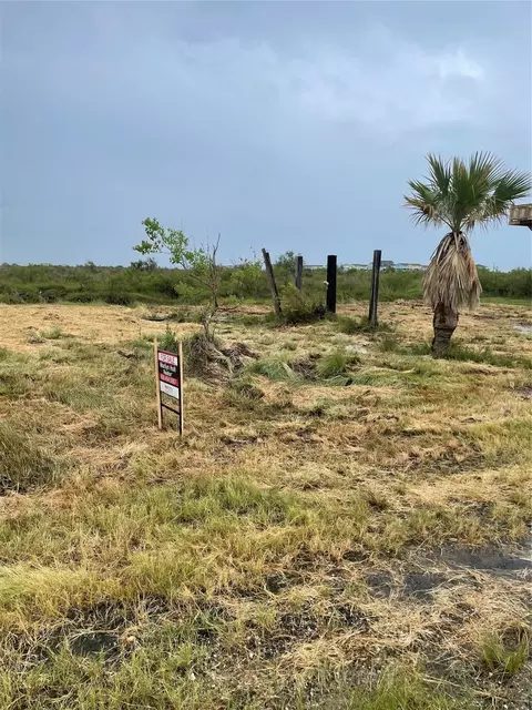 1106 Faggards Slip, Gilchrist, TX 77617
