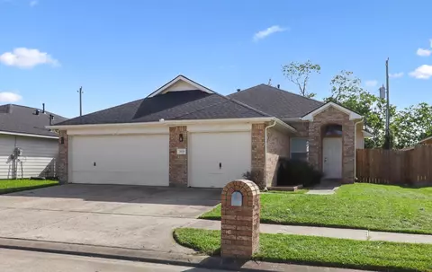 3323 Red Cedar Dr, Baytown, TX 77521