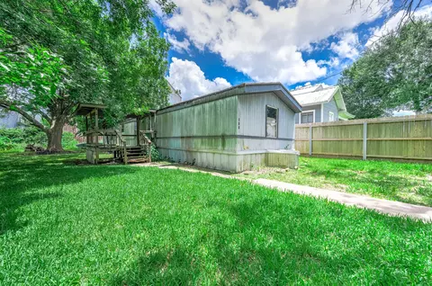804 Chatman St, Alvin, TX 77511