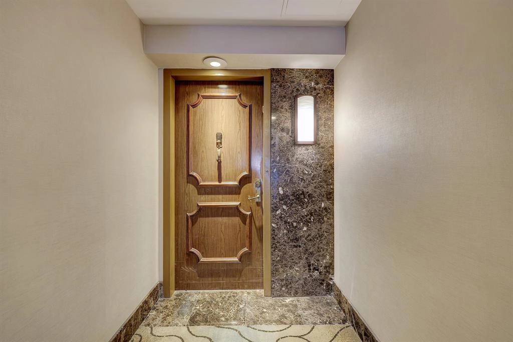 49 Briar Hollow Ln Unit 302