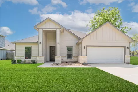 231 Mccormick St, Columbus, TX 78934