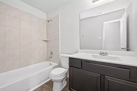 Bath - 4818 Blue Jacaranda Way, Spring, TX 77373 photo 3 of 3