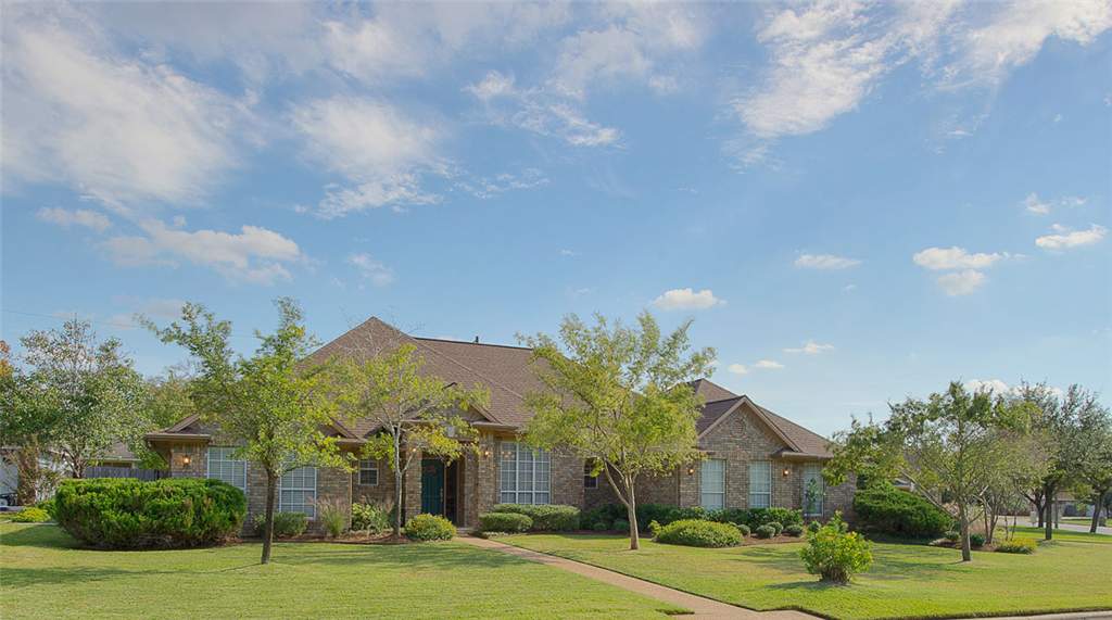 5800 Knightsbridge Ln, Bryan, TX 77802 photo 1
