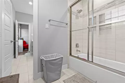 Bath - 6207 Graff Net Ct, Spring, TX 77379 photo 2 of 8