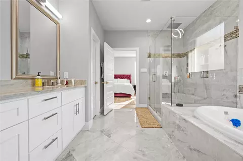 Bath - 6207 Graff Net Ct, Spring, TX 77379 photo 3 of 8