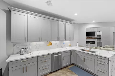 Kitchen - 6207 Graff Net Ct, Spring, TX 77379 photo 4 of 4