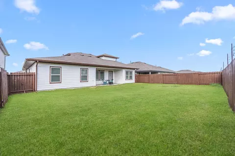Exterior - 7018 Whispering Leaf St, Rosenberg, TX 77469 photo 6 of 7
